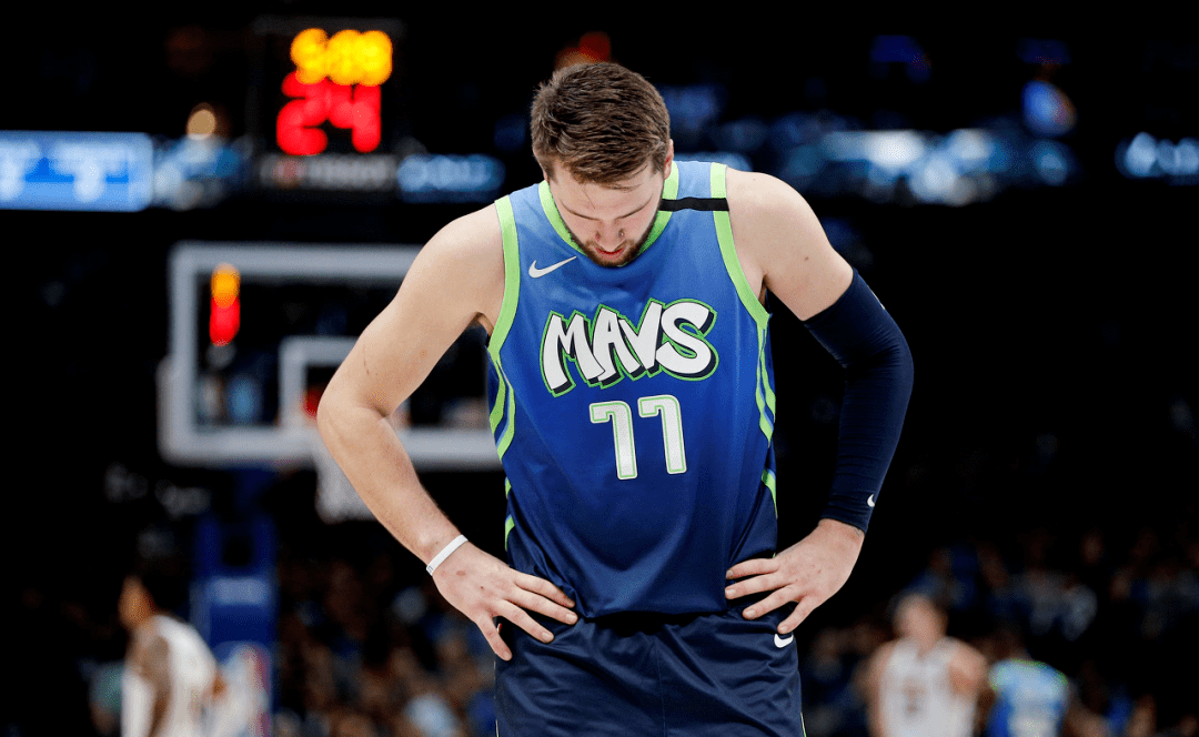  东契奇单节轰下25分率独行侠击败快船